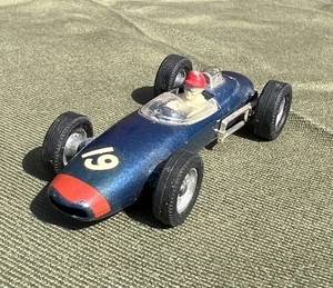 STUNNING SOLIDO LOLA CLIMAX V8 F1 FRANCE VINTAGE RACE CAR MODEL TOY - Picture 1 of 11