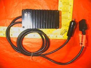 ADAPTA III AKKUADAPTER KABELGEBUNDEN ZIGERETTE STECKER AUF 3-POLIGE BUCHSE - Bild 1 von 12