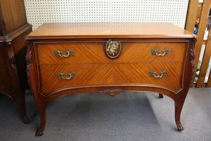 Chest of Drawers. Mahogany “Linen-Press” Dresser by KARGES FURNITURE CO. Vintage - Picture 1 of 8