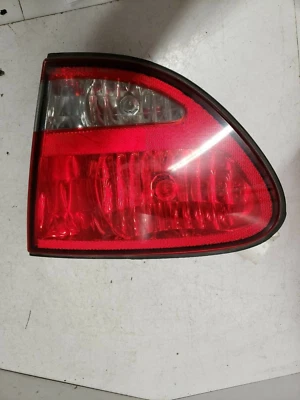 Oldsmobile Alero 1999-2004 tapa lateral derecha montada luz trasera con coletas Foto 1 de 4