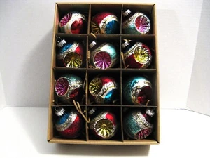 Vintage ASHLAND Glas Ornamente 12 Stück Einzug Jingle Jolly Way UNBENUTZT - Bild 1 von 3