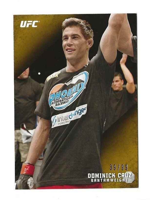 2015 Topps UFC DOMINICK CRUZ #39/99 Gold Parallel - UFC - Image 1 of 1