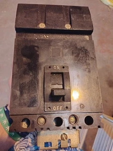 Square D 240V, 100A Circuit Breaker - Black (FA32100). Tested.  - Picture 1 of 2