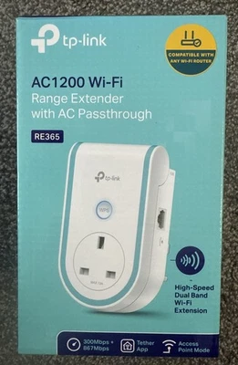 TP-Link RE365 AC1200 Mbps Wi-Fi Range Extender with AC Passthrough UK Plug white - Image 1 of 4