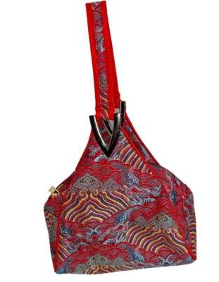 Hermoso bolso asiático de seda con cremallera.  Ideal para cosméticos, joyas, etc. Foto 1 de 4