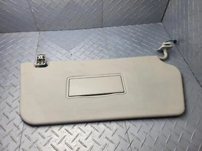 2017-2020 Ford Transit 350 Low Roof Passenger Sun Visor (w/mirror, illuminated)  Foto 1 de 4