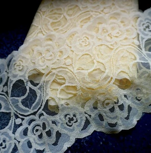 Spitze mit Stickerei 8 m x 16 cm GELB Synthetisch Borte Bordüre Unbenutzt DDR - Bild 1 von 12