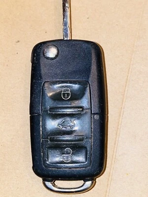 Mando a distancia original Volkswagen CC, GTI Golf 2003 entrada sin llave mando a distancia NBG9259626 Foto 1 de 4