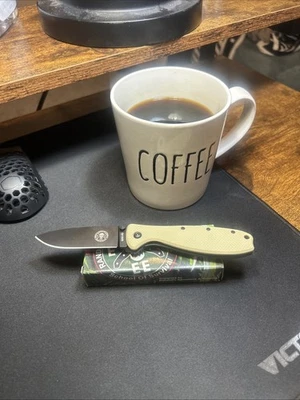 Cuchillo Plegable BRK Diseñado por ESEE Zancudo Herramienta 3" D2 Hoja de Acero Mango Bronceado Foto 1 de 2