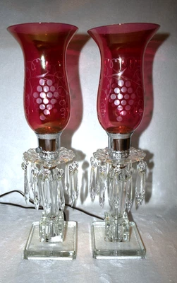 LÂMPADAS DE CANDELABRO ANTIGAS DE CRANBERRY CORTADAS PARA PRISMAS DE CRISTAL TRANSPARENTE 18" DÉCADA DE 1930 - Imagem 1 de 4