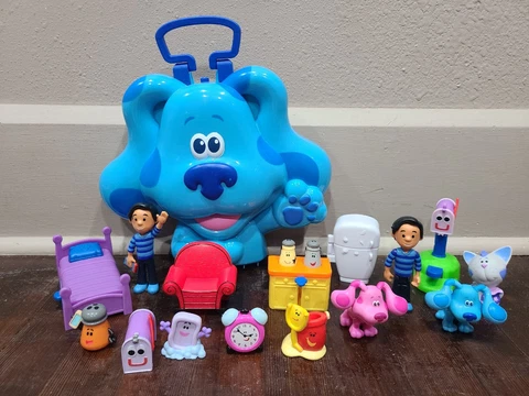 Blues Clues and You! Figures and House Accessories lot Cover
