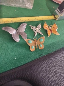Konvolut 4 Retro Broschen Modeschmuck Schmetterlinge goldfarben SCHÖN! - Bild 1 von 9