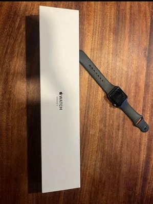 Apple Watch Series 3 38mm Cassa Grigio Siderale in Alluminio, Cinturino in... - Immagine 1 di 4