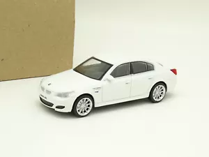 RASTAR Sb 1/43 - BMW M5 E60 Weiß - Bild 1 von 1