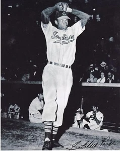 SATCHEL PAIGE  CLEVELAND INDIANS  VINTAGE ACTION 8x10 - Picture 1 of 1