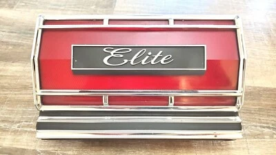 Ford Gran Torino Elite 1974 1975 1976 puerta de gasolina  Foto 1 de 4