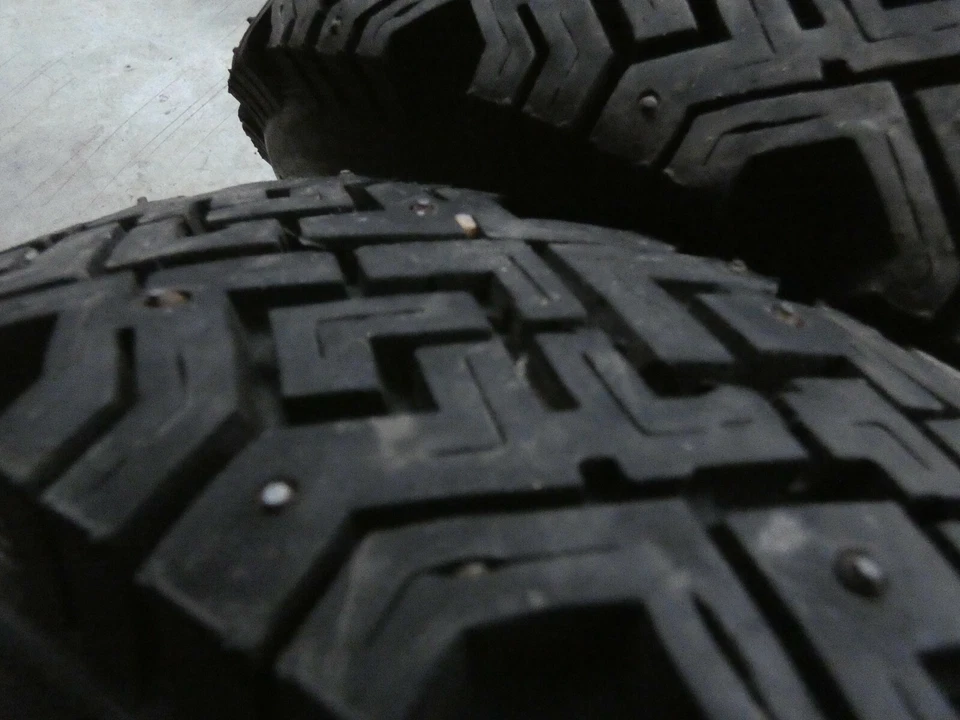 SPIKE - Reifen    560-13    GummiMayer - Bild 1 von 4