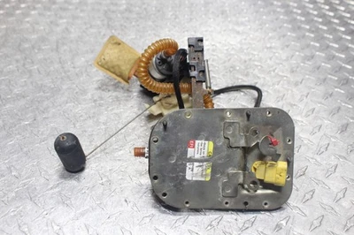 06-07 TREN NOCTURNO HARLEY-DAVIDSON OEM BUENA BOMBA DE GAS COMBUSTIBLE 75132-06 PLACA SUPERIOR Foto 1 de 4