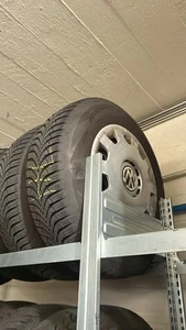 Winterreifen Marke Hankook - VW Golf 4 1999 - Bild 1 von 3