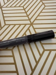 Full Spectrum Matte Idol Liquid Lipstick - 299 Saint Divine by CoverGirl - Picture 1 of 2