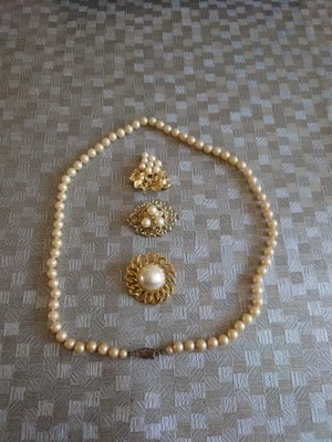 Perlenkette Mit Perlen  Broschen Set - Bild 1 von 3