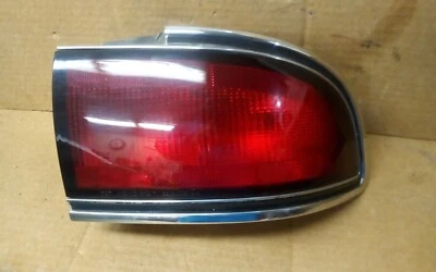 Lámpara de luz trasera lateral para pasajero Buick Lesabre 1992-1996  Foto 1 de 2