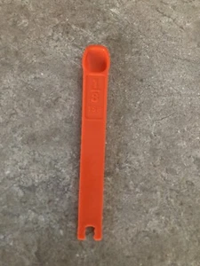 Tupperware 1/8 tsp Measuring Spoon Orange used - Bild 1 von 1