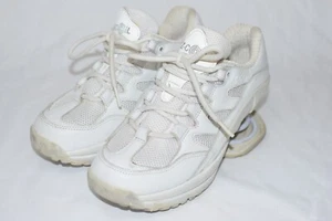 Z-Coil Womens Size 5 All White Freedom Classic Pain Relief Spring Shoes - Picture 1 of 10