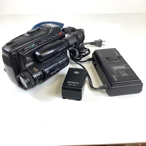 Sony Handycam Video 8 Camera Recorder CCD-TR6 NTSC Bundle Power Adapter * READ - Picture 1 of 9