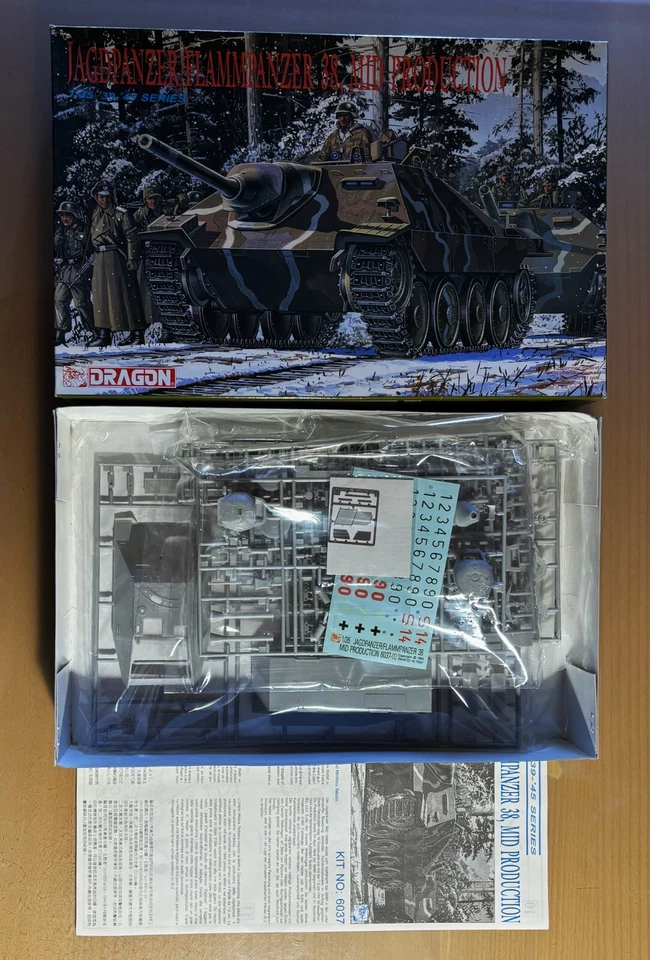 DRAGON 6037 - JAGDPANZER/FLAMMPANZER 38 MID PRODUCTION - 1/35 PLASTIC KIT - Immagine 1 di 1
