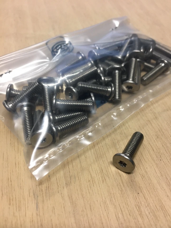 VITE ACCIAIO INOX M5x16 TESTA PIATTA CILINDRICA IMPRONTA TORX T15  20PZ - Immagine 1 di 1