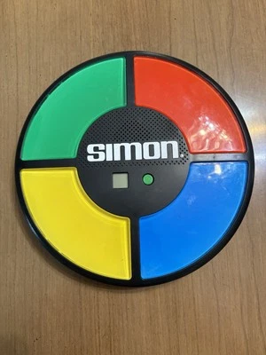 Juego Milton Bradley Simon funcionando. Excelente estado Foto 1 de 4