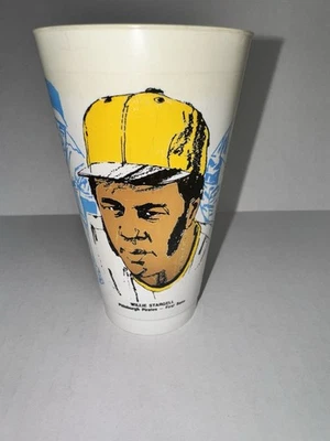 Vintage 1976 Willie Stargell Pittsburgh Pirates Amoco Plastic Cup - Image 1 of 4