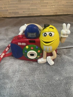 Vintage M&M's Yellow Peanut 35mm Camera - Image 1 of 4