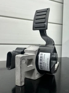 24365445 VOLVO/MACK ACCELERATOR PEDAL - Picture 1 of 1