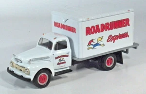 Furgoneta Ford F-6 1951 de productos secos First Gear modelo 8" escala 1:34 Roadrunner Express - Imagen 1 de 8