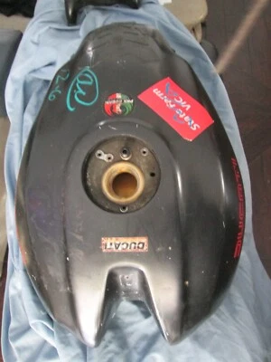 DUCATI OEM  MONSTER GAS TANK 695 620 800 1000 Foto 1 de 4