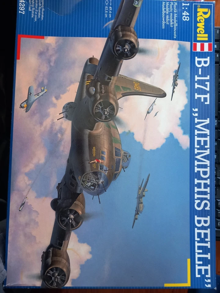 Aereo Modellismo - Revell - B-17 "Memphis Belle" - 1:48 - Immagine 1 di 1