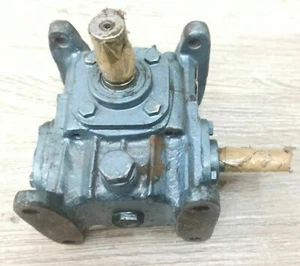 Reduction gear box Ratio 20:1 center 1-1/8 Hp 1/4 Wght 2.8kg aprox Double base - Picture 1 of 7