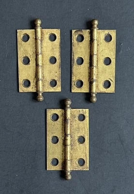 #1973–TRÊS (3) dobradiças de ponta de bola vintage latão maciço 6 furos 1 3/8” c. x 2” h. - Imagem 1 de 4