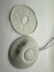 Hubbell ATD2000C H-MOSS Wired Ceiling Occupancy Sensor PIR/Ultrasonic 2000sq/ft - Picture 1 of 8
