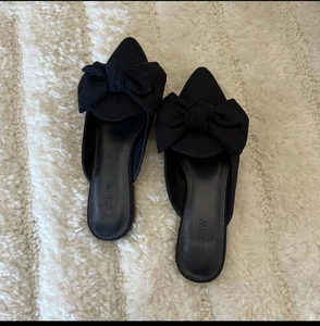 J. Crew Women's Black Pointy stone Slip On Bow Mules Size 6 NEW - Picture 1 of 4