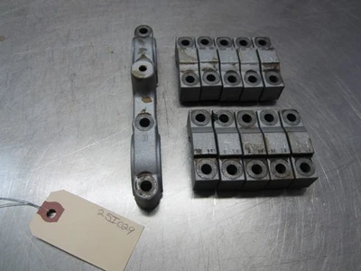 Tampas de rolamento de eixo de comando direito para 06-10 BMW M5 5.0 - Imagem 1 de 4