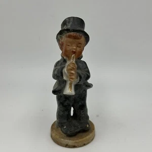 Figura vintage niño en sombrero de copa tocando un cuerno - Imagen 1 de 6