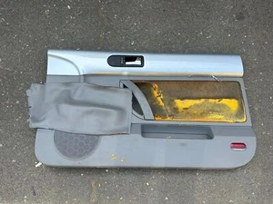 VW New Beetle 1Y Cabrio rivestimento porta anteriore destra grigio/argento pelle - Foto 1 di 3
