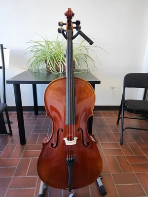 Violonchelo Krutz Modelo 400 4/4 Caja Abierta Como Nuevo con Estuche y Arco Foto 1 de 4