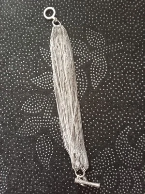 Pulsera Kenneth Cole Multicadena Plata Mate Gris Oscuro Color Tono 6.5" Largo Foto 1 de 3