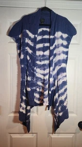 Cárdigan suéter manga corta estilo tie dye azul y blanco tejido a mano puro - Imagen 1 de 5