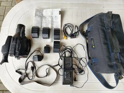 Panasonic NV-G3E VHS-C Camcorder mit Zubehörpaket und eine hochwertiger Tasche - Bild 1 von 4