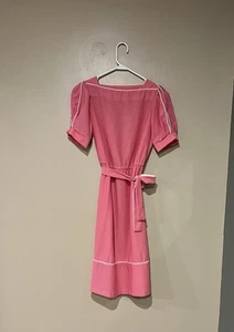 DE COLECCIÓN Montgomery Ward Rosa Cuello Cuadrado Lunares Mangas Abullonadas Cinturón **LEER** - Imagen 1 de 7